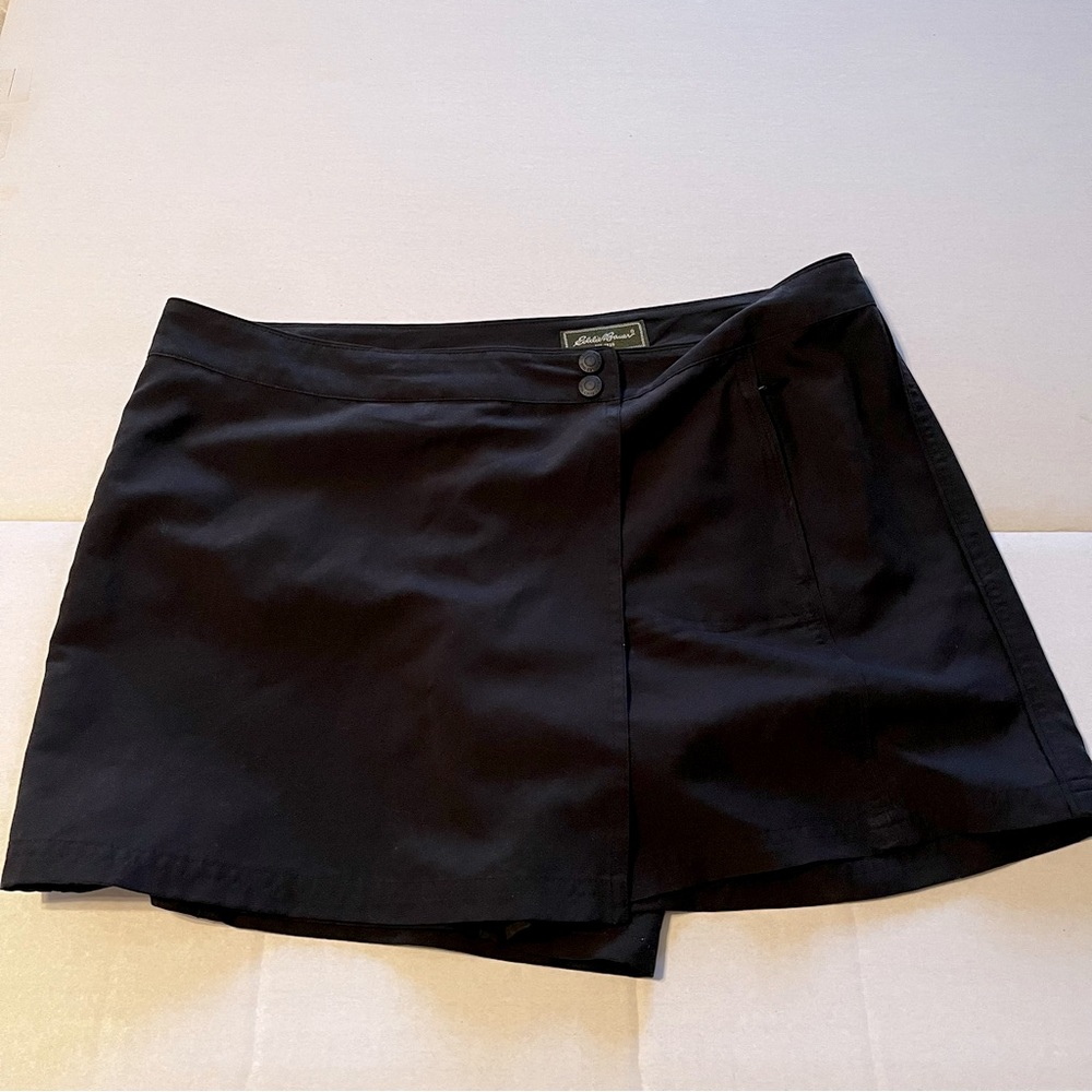 Eddie Bauer Womens SZ 12 Black Wrap Skort One Zipper Pocket Golf Tennis Athletic